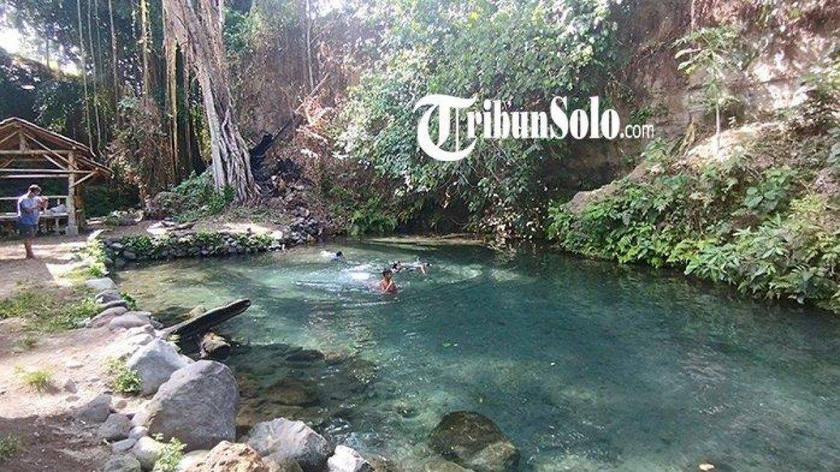 Umbul Kroman, di Desa Mranggen, Kecamatan Jatinom, Kabupaten Klaten.