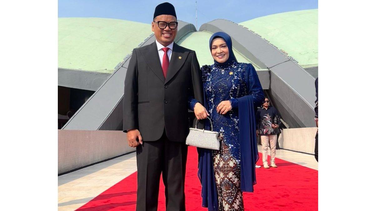 Uya Kuya saat pelantikan anggota DPR.