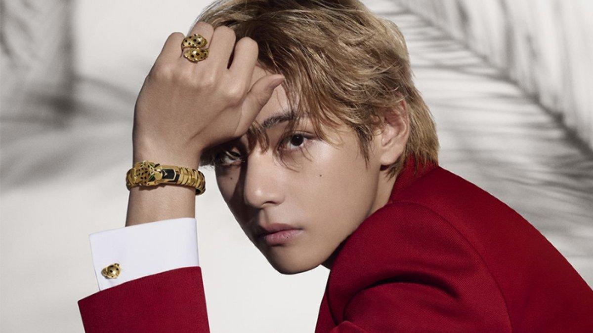 V BTS mengenakan koleksi Panthère de Cartier