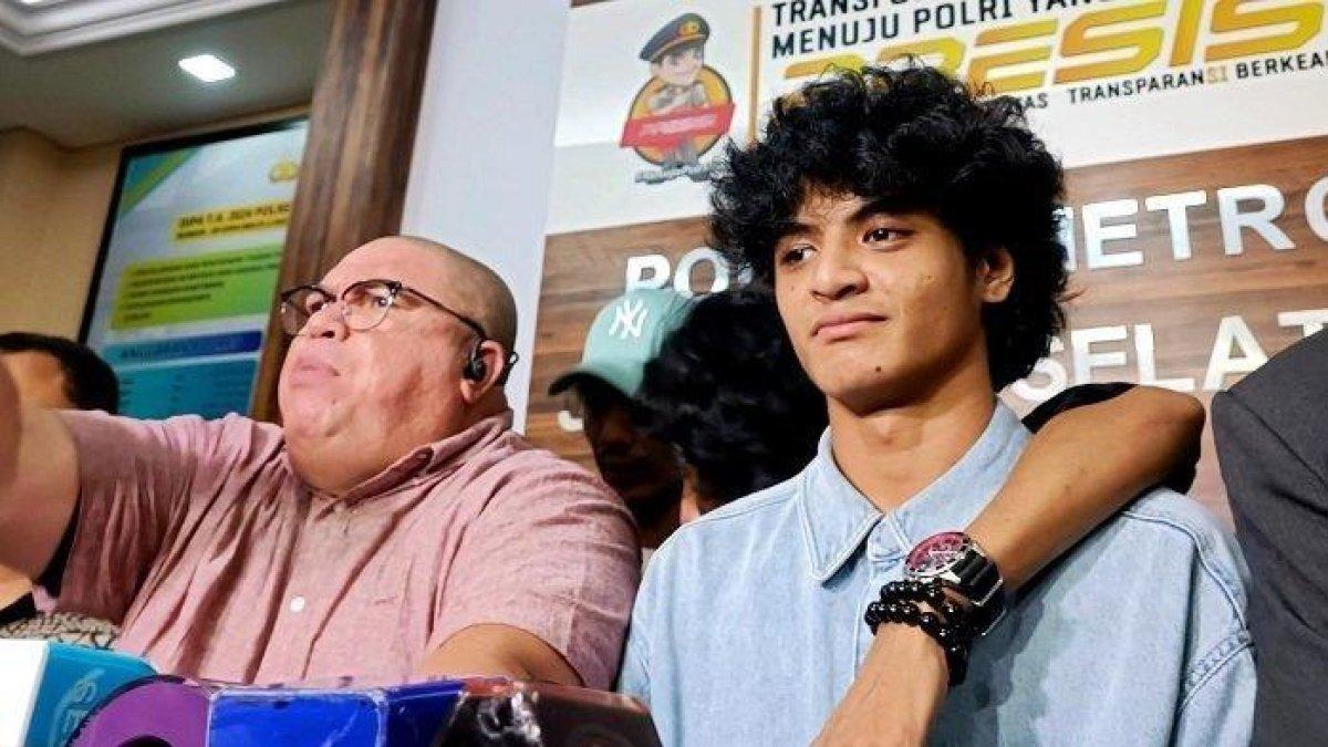 Vadel Badjideh yakin lolos dari jeratan hukum karena menilai laporan Nikita Mirzani tidak disertai bukti.