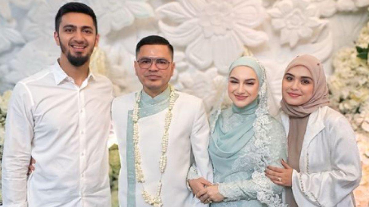 Vebby Palwinta hadiri pernikahan Irish Bella