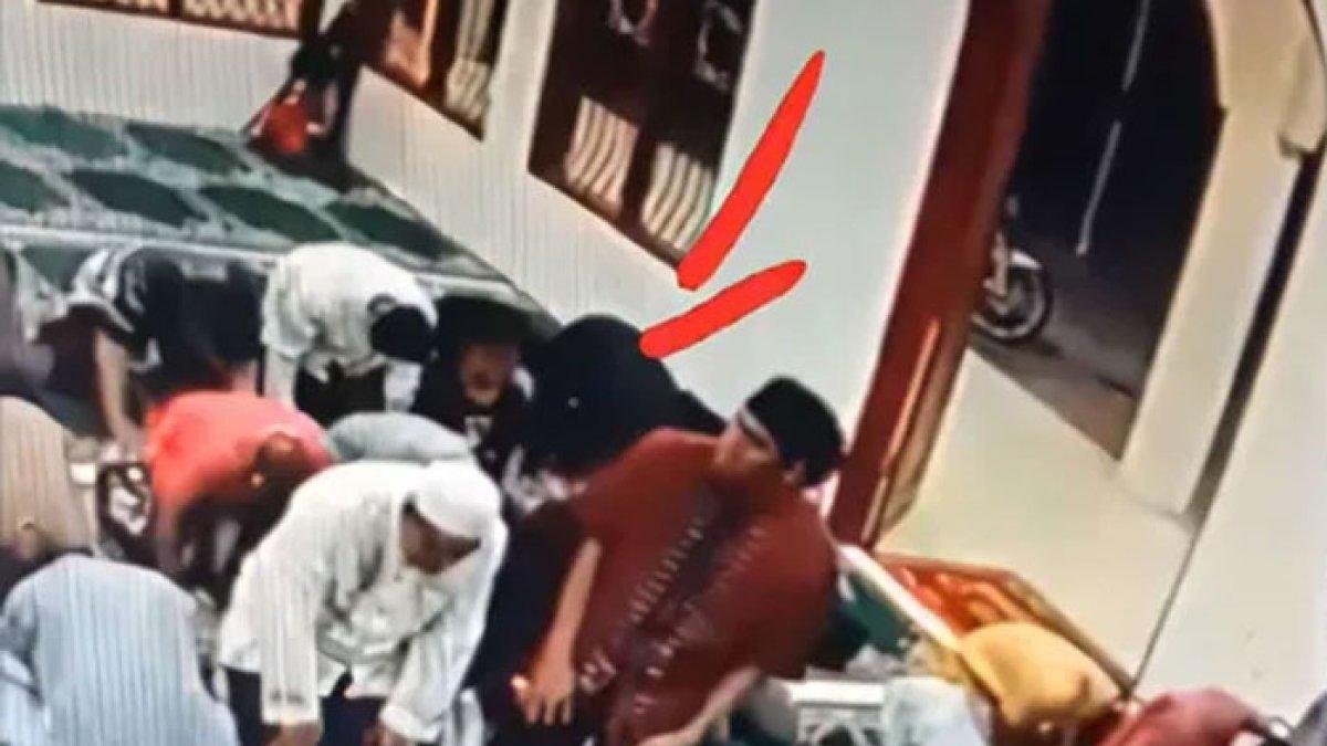 Jamaah lihat sosok hitam