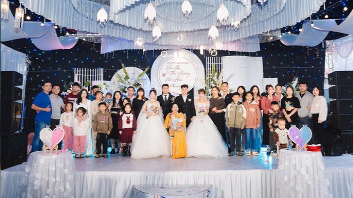 Viral pesta pernikahan yang digelar begitu meriah karena ada dua pasang pengantin, ibu mertua gandeng 2 menantu