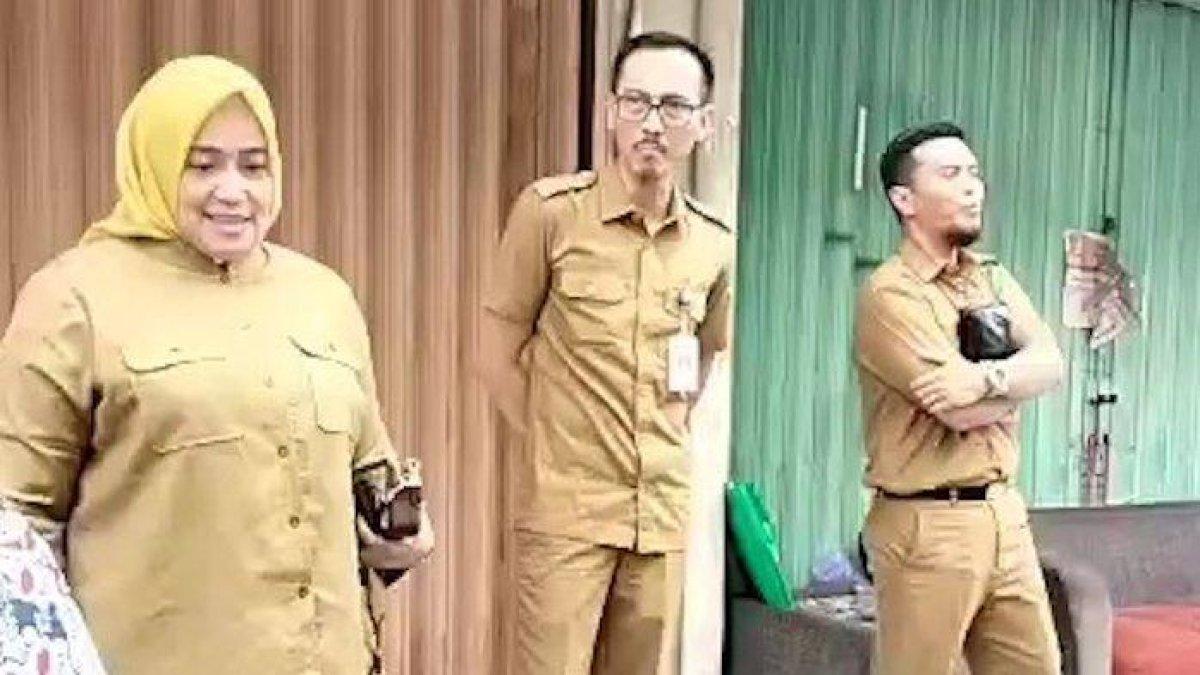 Viral video ASN Kota Tangerang Bongkar Paksa Ruko Warga Cimone Viral di Sosmed. Pemerintah Kota Tangerang resmi melaporkan akun TikTok yang mengunggah video pengosongan Ruko Permata Cimone dengan menarasikan melakukan pembongkaran paksa ke Polres Metro Tangerang Kota. Laporan polisi dilakukan langsung oleh Kepala Bagian Hukum Pemerintah Kota Tangerang, Lia Dahlia ke Sentra Layanan Kepolisian Terpadu (SPKT) Polres Metro Tangerang Kota.