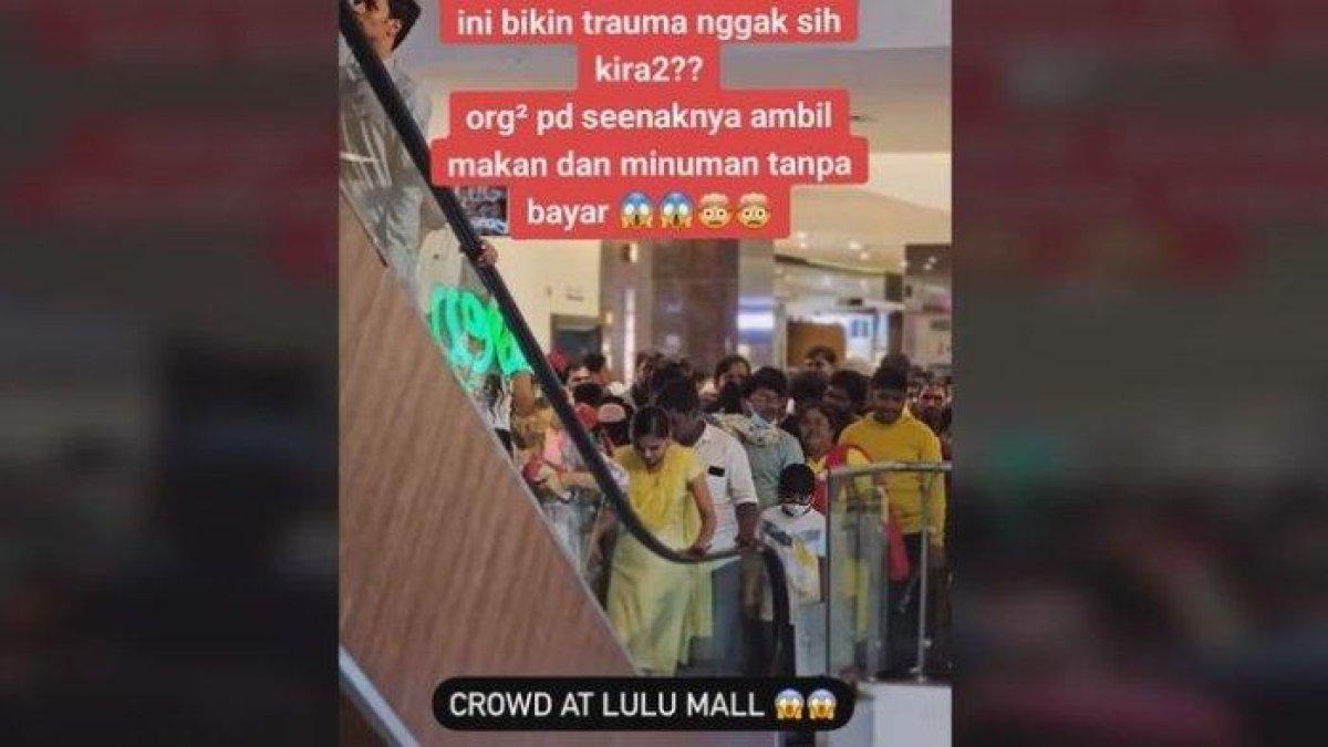Viral video di sebuah mall baru dibuka di Kakatpalli, Hyderabad, India yang baru dibuka pada Jumat (27/9/2023). mall baru tersebut diserbu ribuan pengunjung. Bukannya untung pengelola mall baru, tapi buntung. Karena pengunjung tidak membayar makanan dan minuman