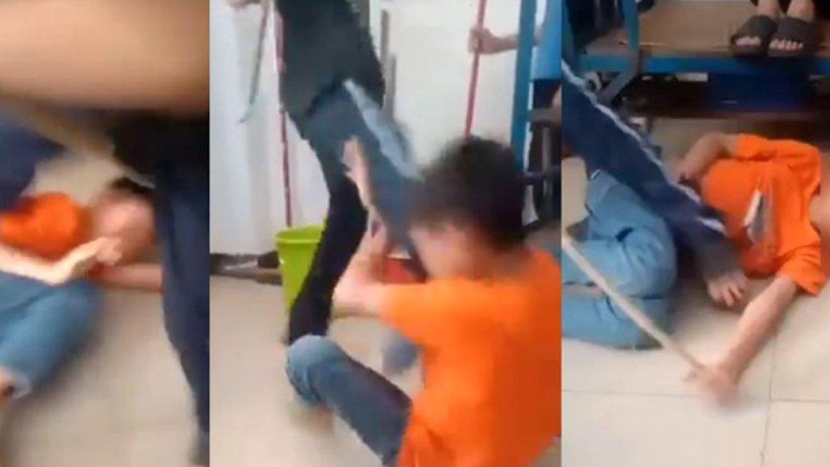 Viral video seorang bocah menjadi korban perundungan, bukannya dilerai atau ditolong, teman-temannya malah mentertawakan bocah tersebut
