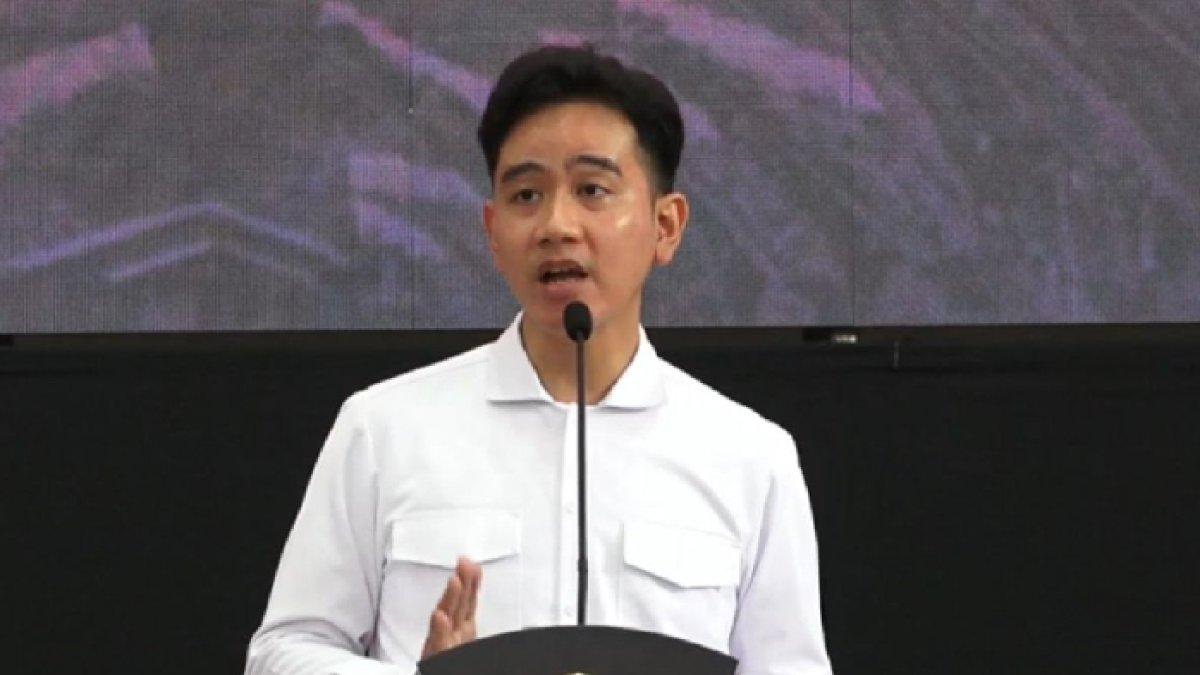 WAPRES GIBRAN - Wakil Presiden Gibran Rakabuming Raka dalam Acara Sidang Raya ke-18 Persatuan Gereja-Gereja Indonesia (PGI) di Universitas Kristen Indonesia (UKI), Kabupaten Toraja Utara, Sulawesi Selatan, Rabu (13/11/2024). Berikut 5 fakta ratusan purnawirawan usul pencopotan Gibran, eks wapres era Soeharto ikut dukung.