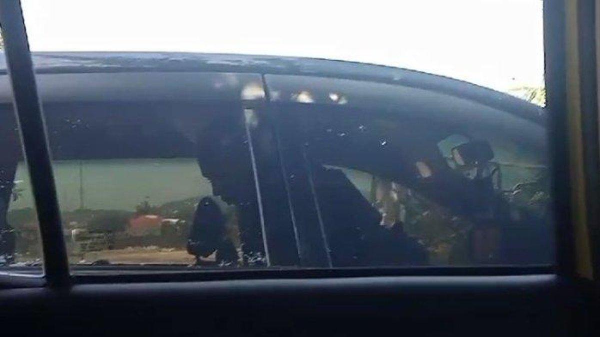 Wanita bersuami terciduk bercinta dengan perangkat desa di mobil