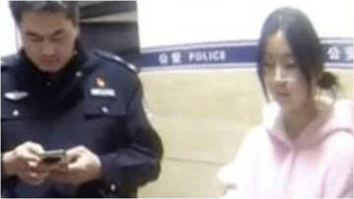 Wanita di China lapor polisi usai temukan uang di lemari kontrakan barunya.