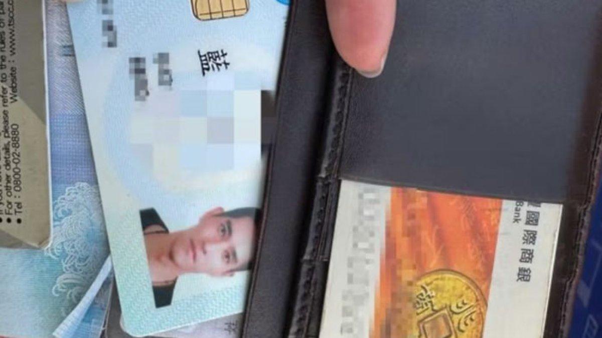 Wanita menemukan dompet jatuh, ternyata pemiliknya artis