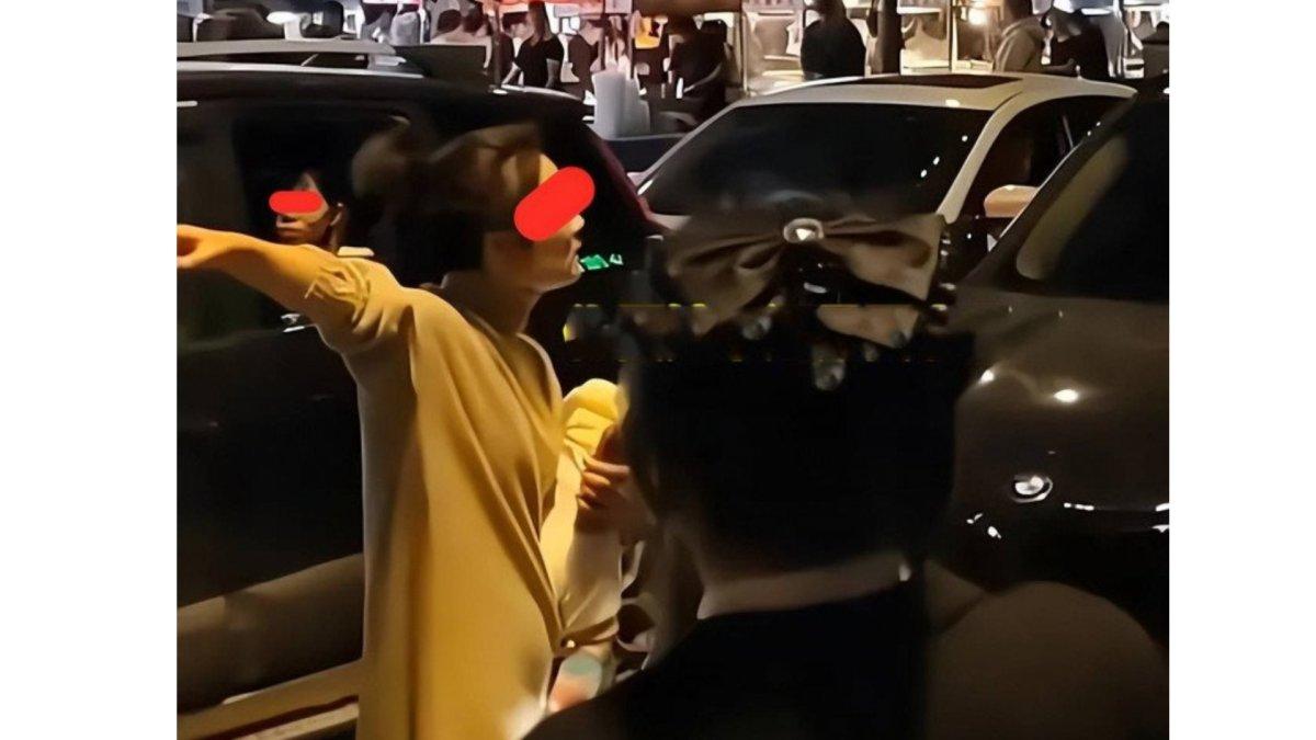 Wanita pergoki suami selingkuh sambil bawa anak