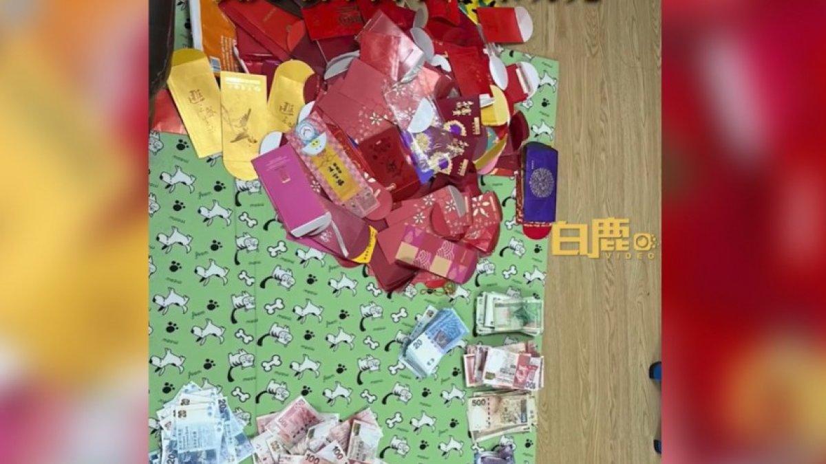Wanita terharu tahu sang ibu menyimpan uang pemberiannya selama 3 dekade
