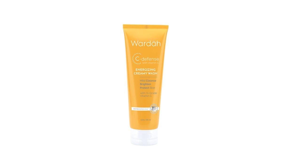 FACIAL WASH INDOMARET - Foto produk Wardah C Defense Energizing Creamy Wash, diolah dari wardah.com, Minggu (30/3/2025). Berikut rekomendasi facial wash untuk mencerahkan kulit yang bisa dibeli di indomaret.