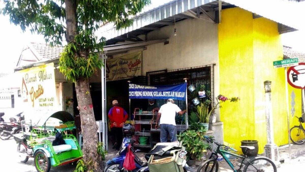 Warung makan gratis di Jalan Anjasmoro Nomor 33, Kota Blitar, Jumat (8/9/2023)