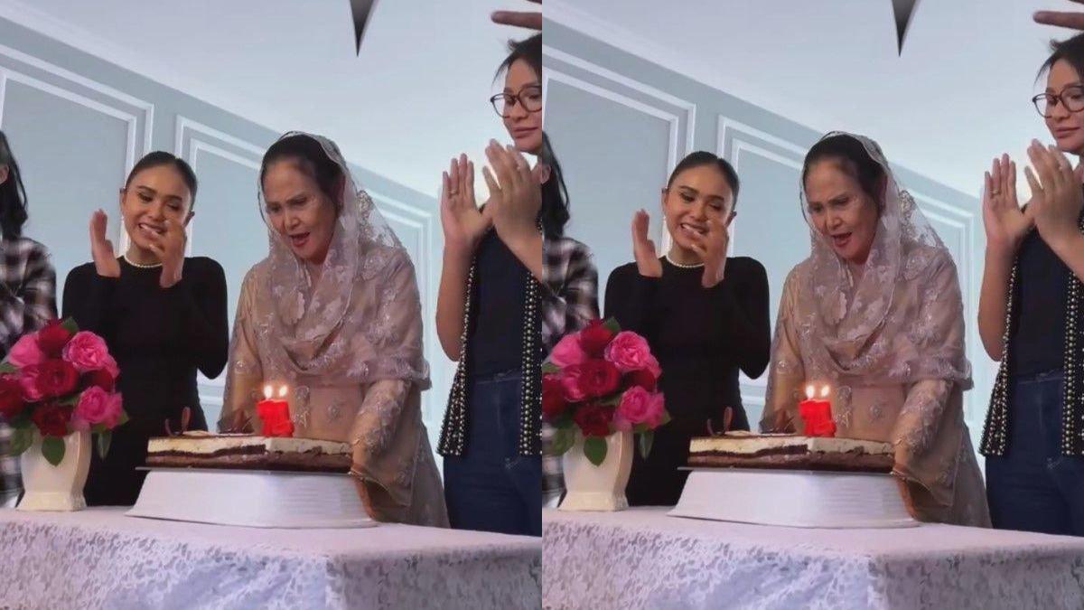 Yuni Shara dan Kris Dayanti tak lupa membawa kue