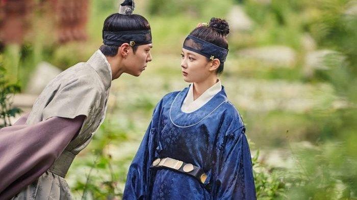 Adegan dalam drama 'Love in the Moonlight'