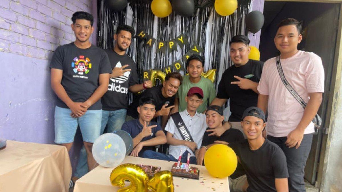 Aisyah buatkan pesta ulang tahun untuk kekasih, Adam