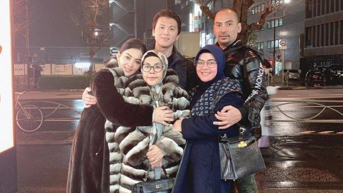 Aisyahrani dan Syahrini liburan di Jepang dengan ibunya