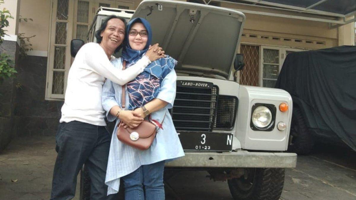 Aktor senior Mandra dan sang istri