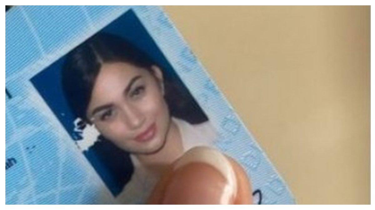 Wajah Ariel Tatum di KTP pribadinya sangat cantik.