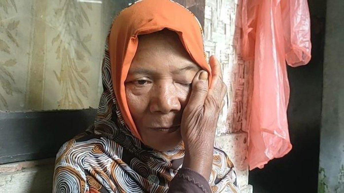 Armilah (57), warga Dusun Binangun RT 09/03 Desa Kondangjajar, Kecamatan Cijulang, Kabupaten Pangandaran, terefek kasus tabungan murid yang tak bisa ditarik.