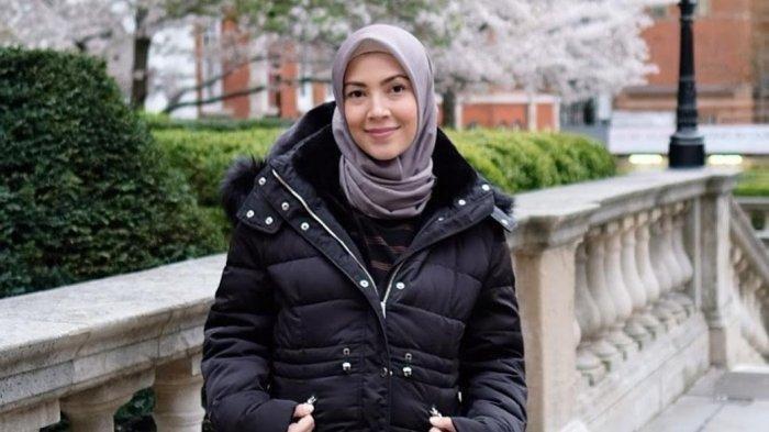 Ratna Galih pun ternyata pernah dikabarkan dekat dengan Panji Trihatmodjo