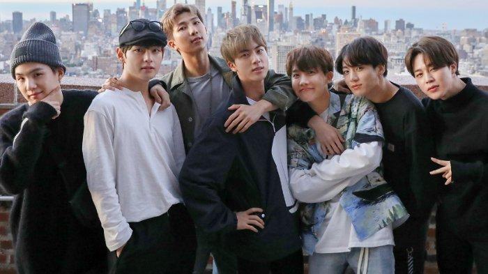 Bangtan Sonyeondan atau BTS.