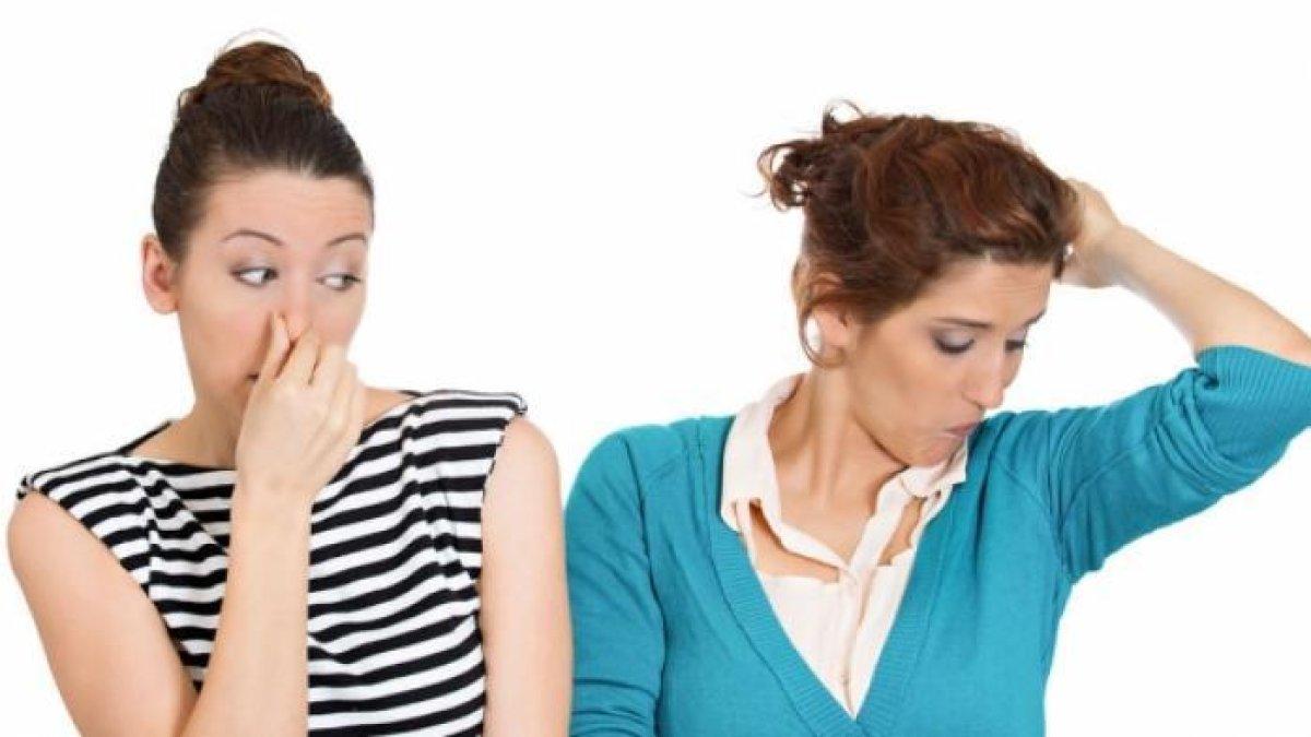 5 cara mengatasi bau badan secara alami