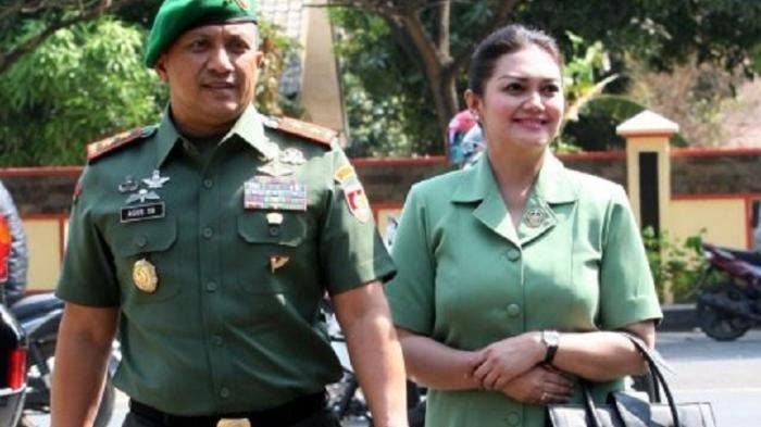 Bella Saphira dan suami