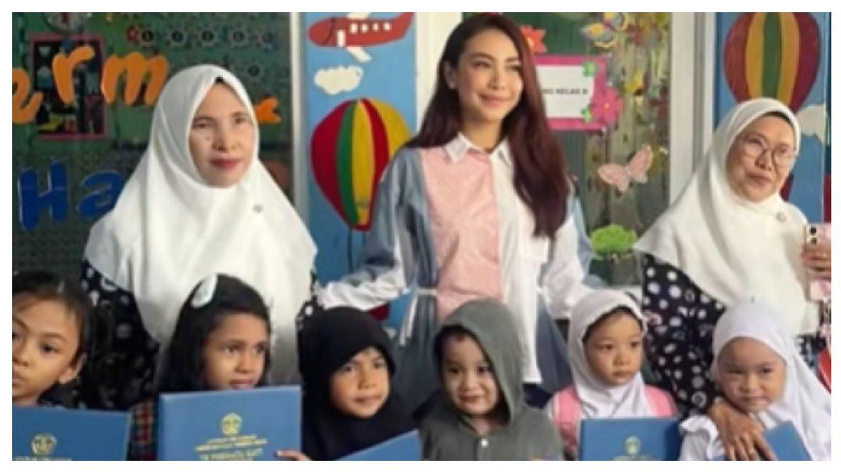 Sosok Dea Lestari, Dulu Artis FTV Kini Sudah 10 Tahun Jadi Kepala Sekolah