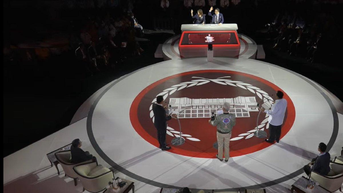 Suasana debat Calon Presiden di Istora Senayan Jakarta, Minggu malam 7 Januari 2024.