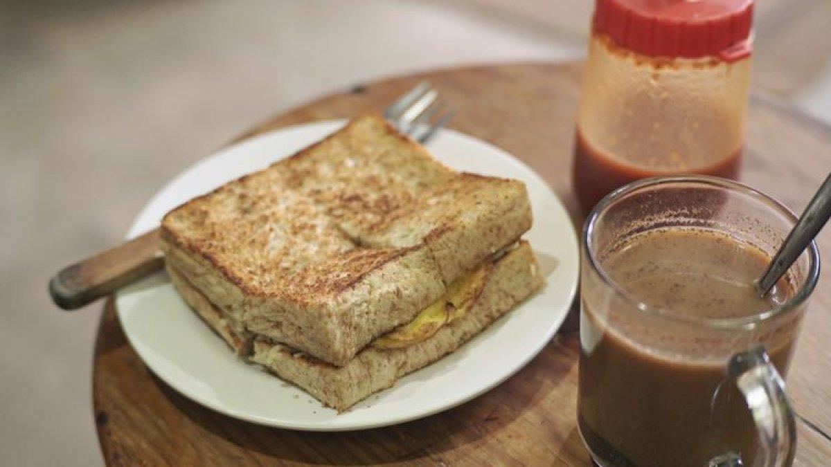 BELANJA OLEH-OLEH LEBARAN 2025: Roti Gempol, Bandung