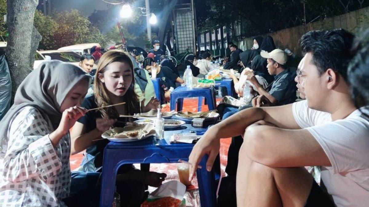 DESTINASI KULINER 2025:Selera autentik, harga terjangkau, rasakan kelezatan sate taichan dengan aroma bawang goreng melimpah di Sate Taichan Pak Gendut.