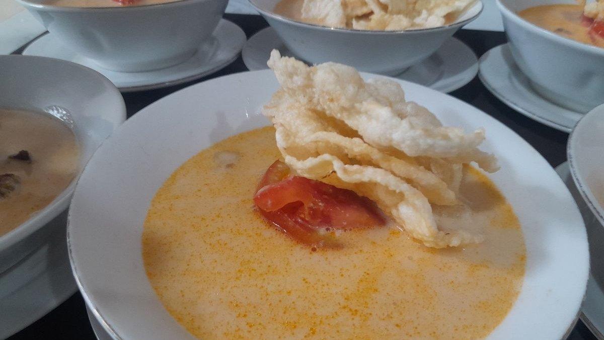 DESTINASI KULINER LEBARAN 2025: Seporsi soto gempol