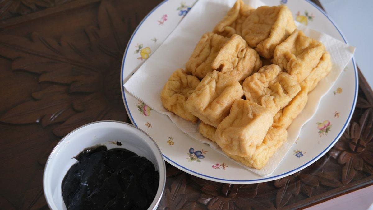 BELANJA OLEH-OLEH LEBARAN 2025: Tahu yang disajikan bersama petis udang