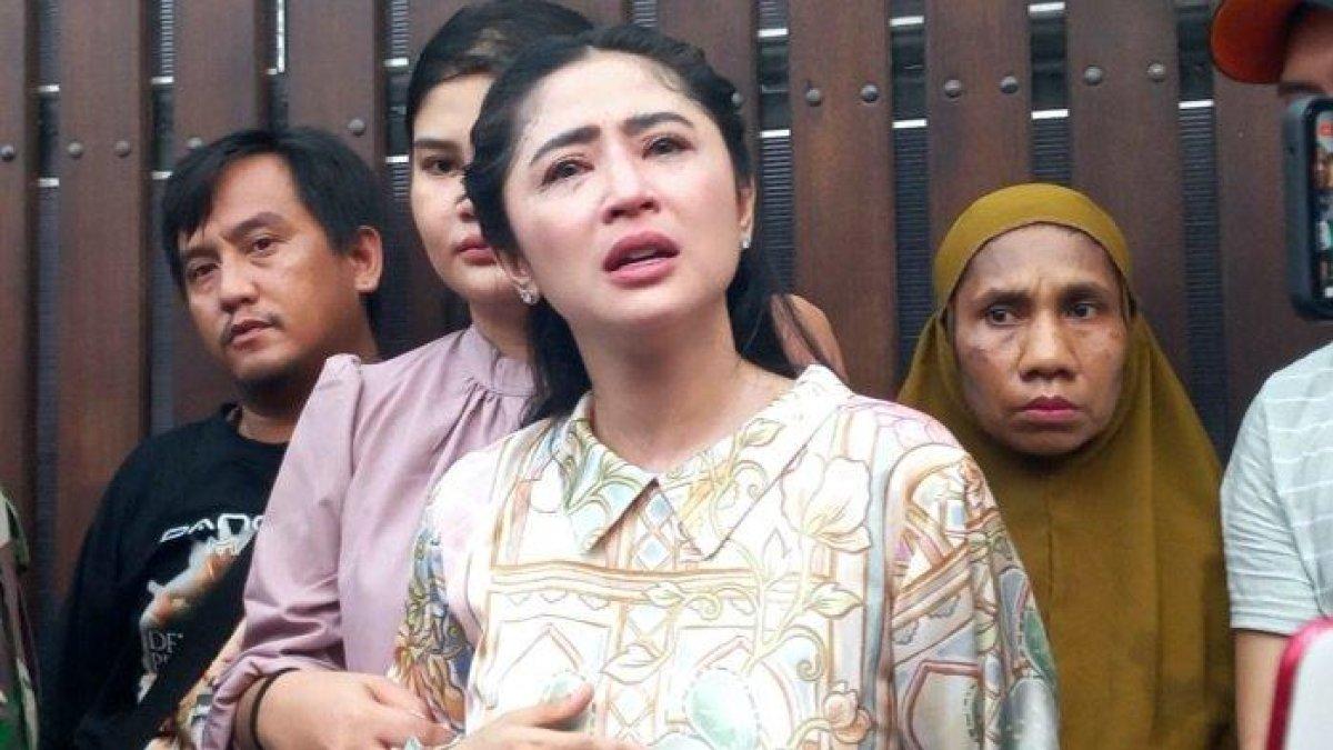 Dewi Perssik segera polisikan akun bodong yang memfitnahnya