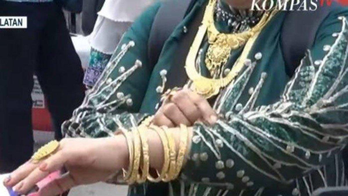 emas 180 gram miliki Jemaah Haji Makassar ternyata imitasi hanya agar dikira orang kaya