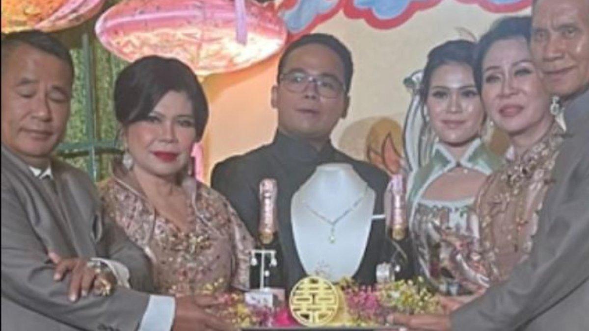 Fritz Hutapea dan Chen Giovani menjalani pertunangan
