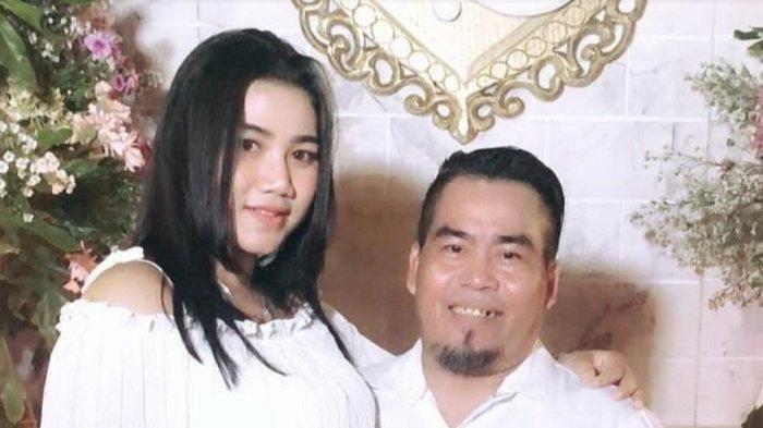 Bopak Castello dan istri, Gita.