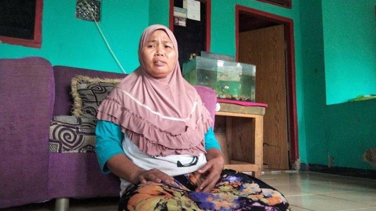 Ibunda Fahmi Husaeni, Encih sedih menantunya, Anggi Anggraeni lebih memilih mantan kekasihnya, AL.