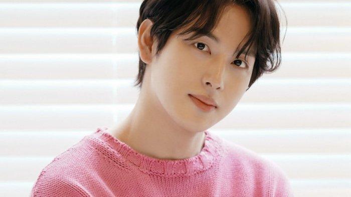 Im Si Wan bintangi drama Korea The Hidden Dragon.