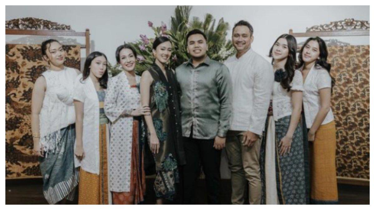 Pertunangan Nabila Sudiro anak Tora Sudiro dan Anggi