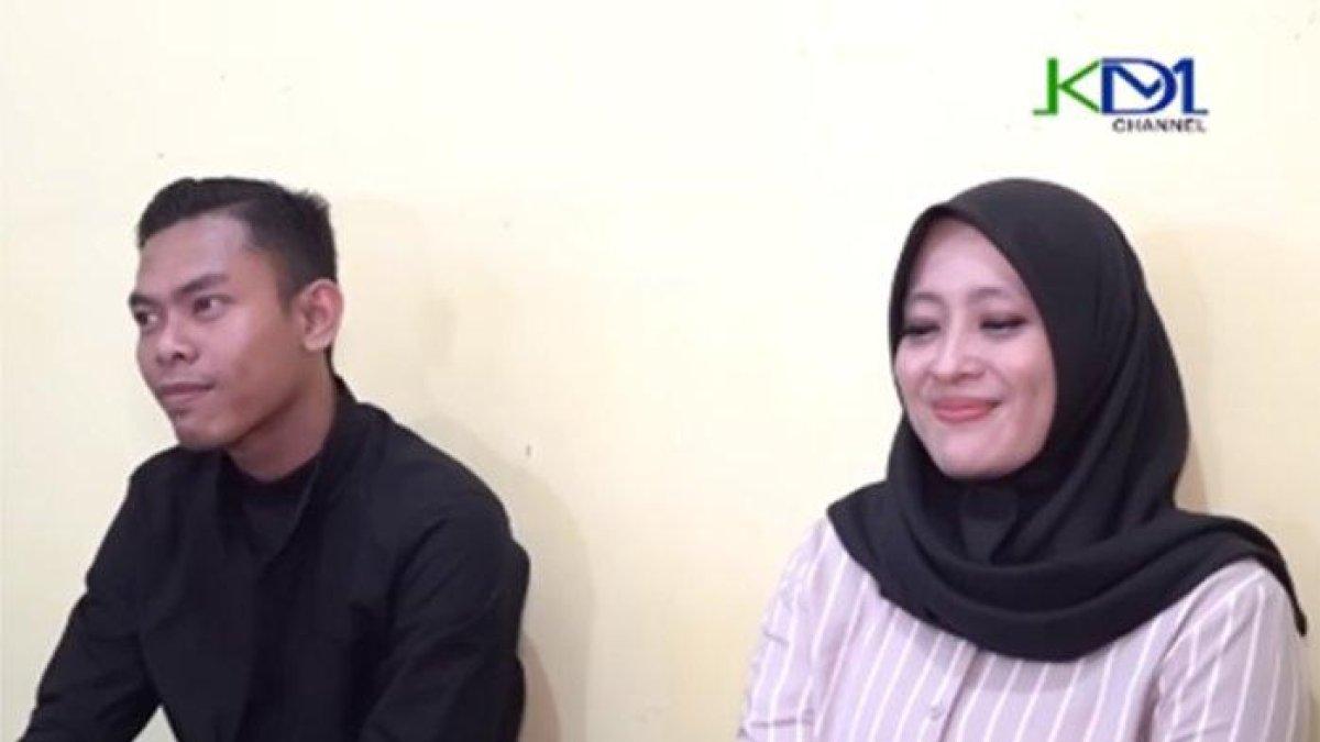 Jauh-jauh dari Bogor, Fahmi Husaeni datang menemui ibunda Teh Nde di Purwakarta. Ditemani Kang Dedi, Fahmi punya maksud baik untuk meminang Teh Nde.