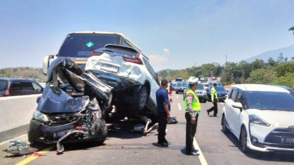 kecelakaan karambol di jalur Tol Ungaran-Banyumanik KM 422, Semarang