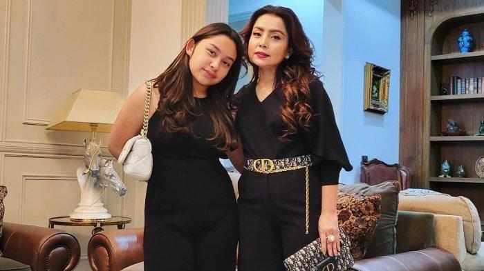 Khirani Siti Hartina Trihatmodjo rupanya mulai mengikuti jejak sang ibu terjun ke dunia tarik suara lewat lagu 'Gantung'.