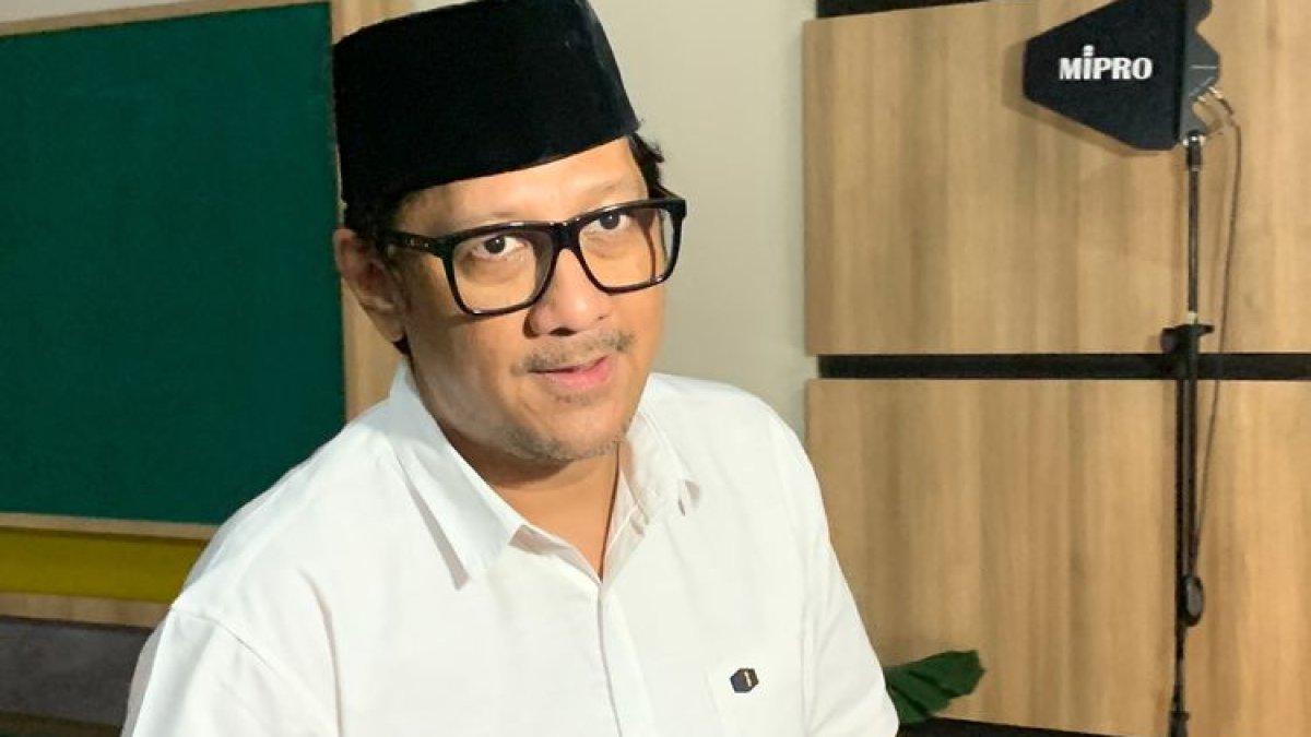 Komedian Andre Taulany saat ditemui usai konferensi pers Berkah Ramadhan 1443 H di TRANS7 di kawasan Tendean, Jakarta Selatan, Jumat (1/4/2022).
