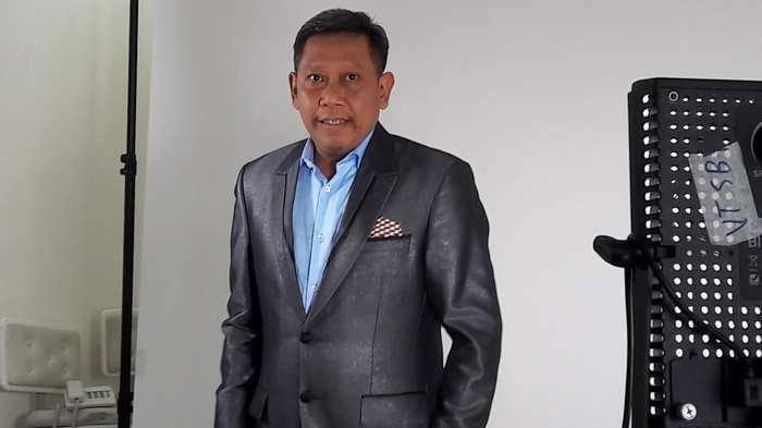Kondisi kesehatan pelawak Tukul Arwana semakin membaik setelah menjalani operasi akibat pendarahan otak pada September 2021. Tukul Arwana ditemui di Studio Gold Kompas TV, Palmerah Selatan, Palmerah, Jakarta Pusat, Selasa (15/11/2016).
