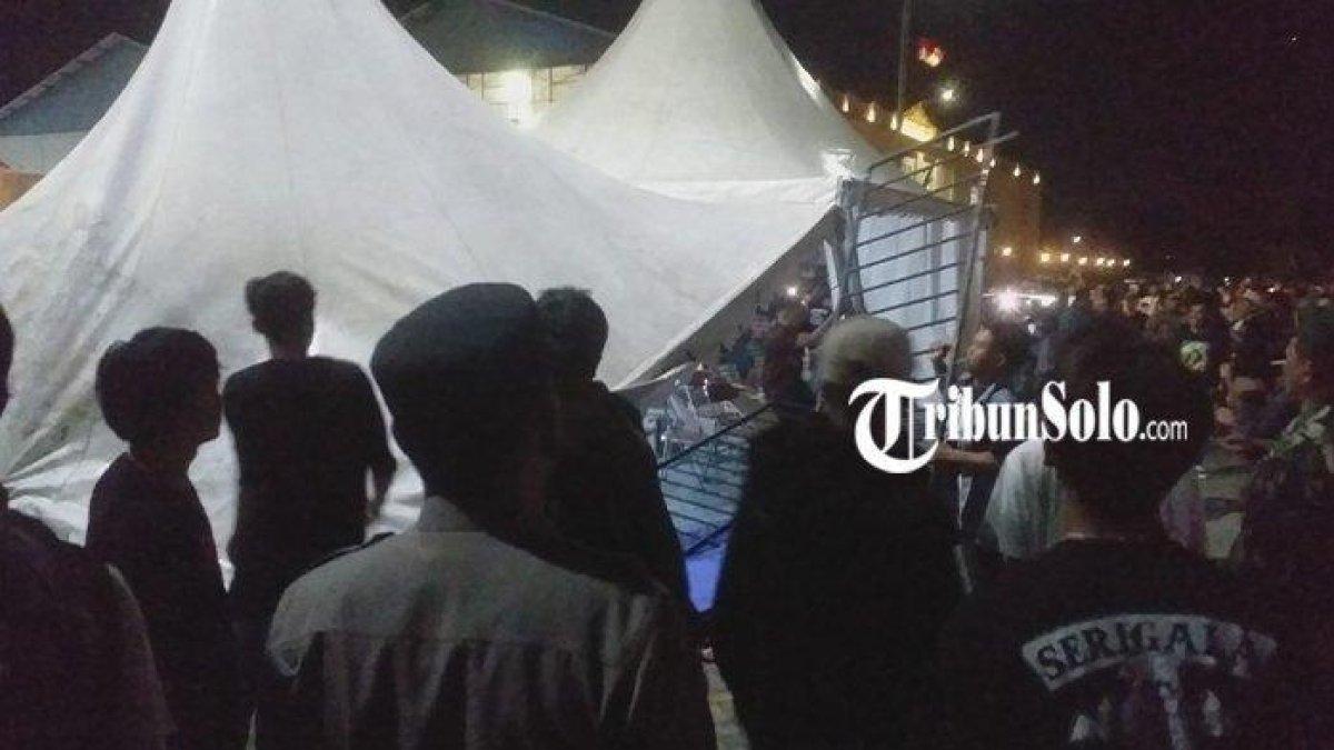 Konser musik 'Don't Stop - Take Your Dream' di De Tjolomadoe, Karanganyar, Jawa Tengah, Sabtu (22/7/2023), ricuh