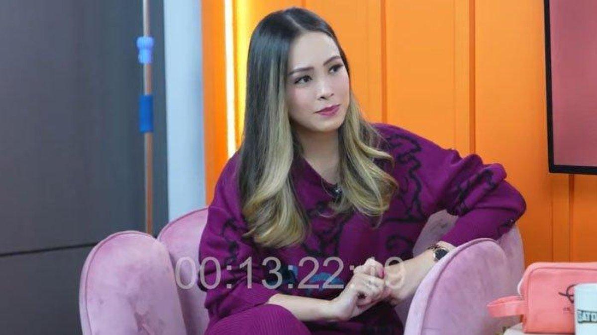Lady Nayoan, istri Rendy Kjaernett beri doa untuk