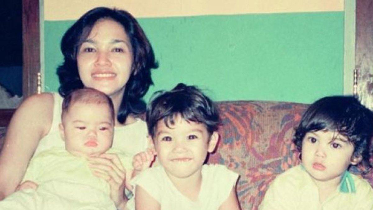 Maia Estianty bersama Al El Dul semasa kecil